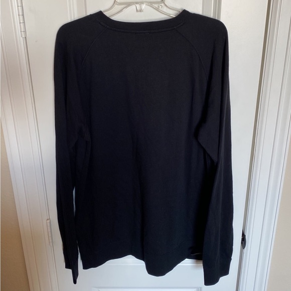 Young Whales Brand Sweatshirt size XL Victor Cruz New York Giants Retired Brand - Picture 2 of 6